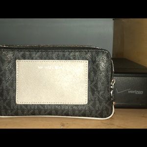 Wristlet